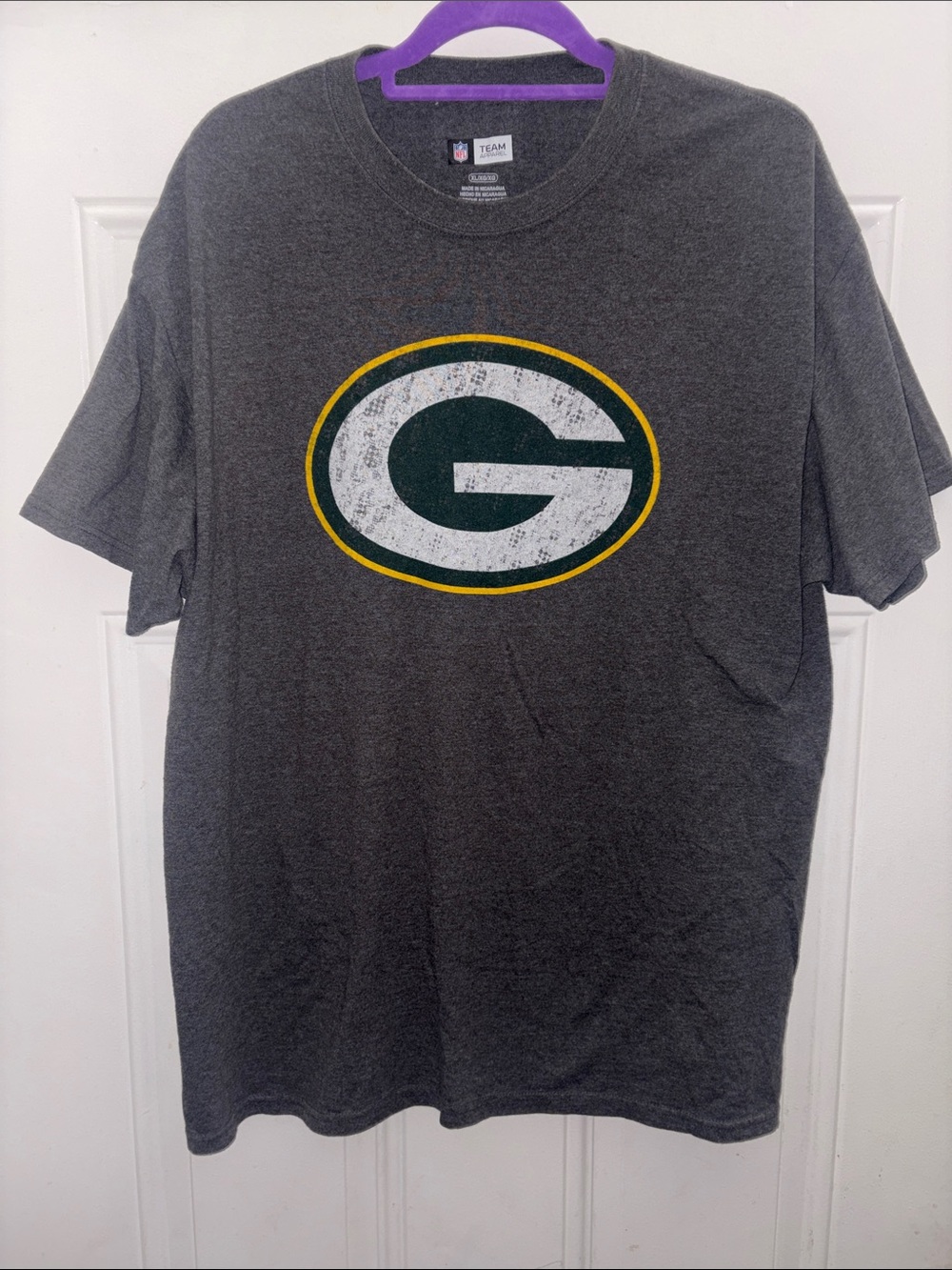 Team Apparel Green Bay Packers Distressed Logo Tee